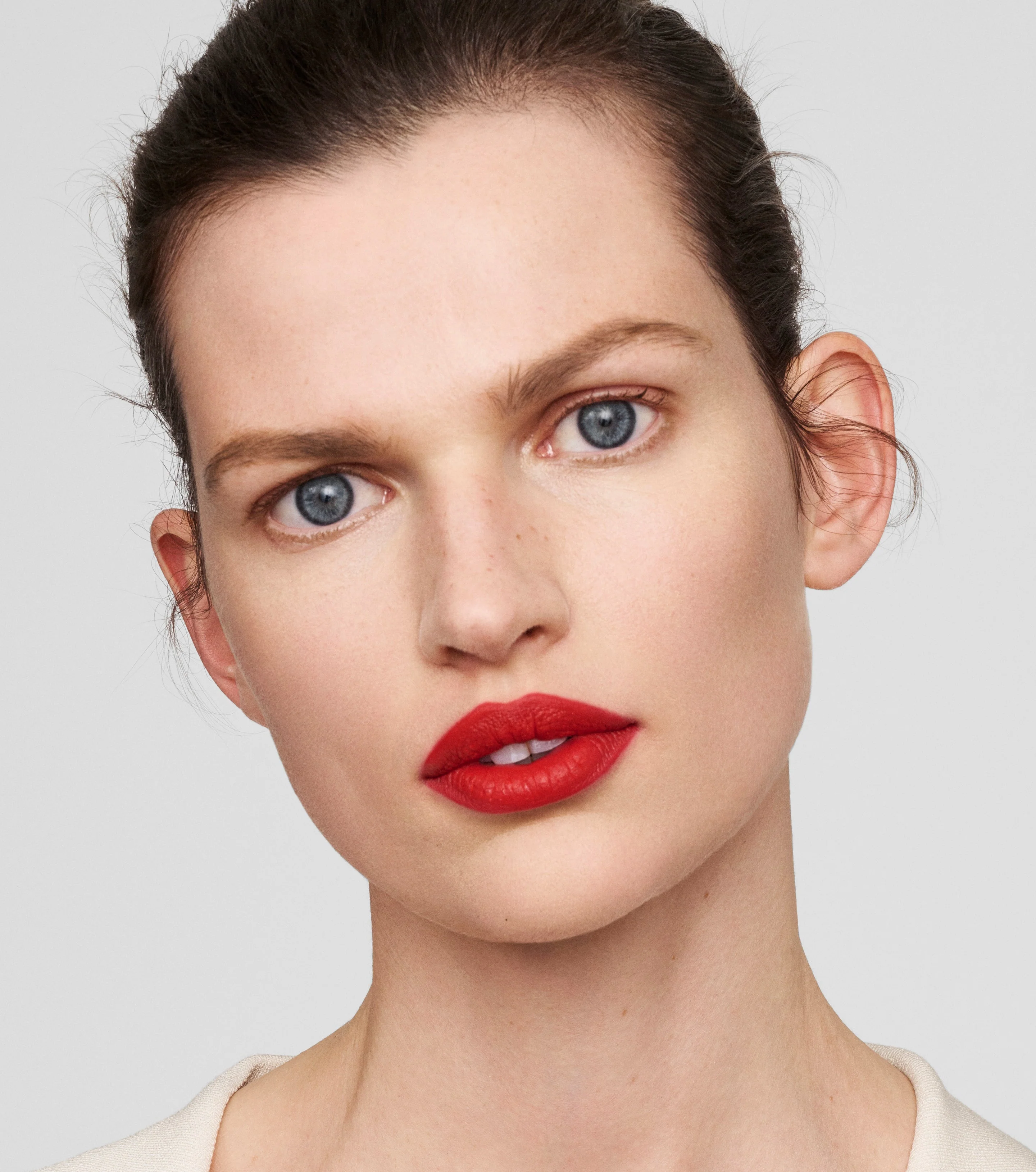 Lip Suede Matte Lipstick - Le Rouge - Image 2