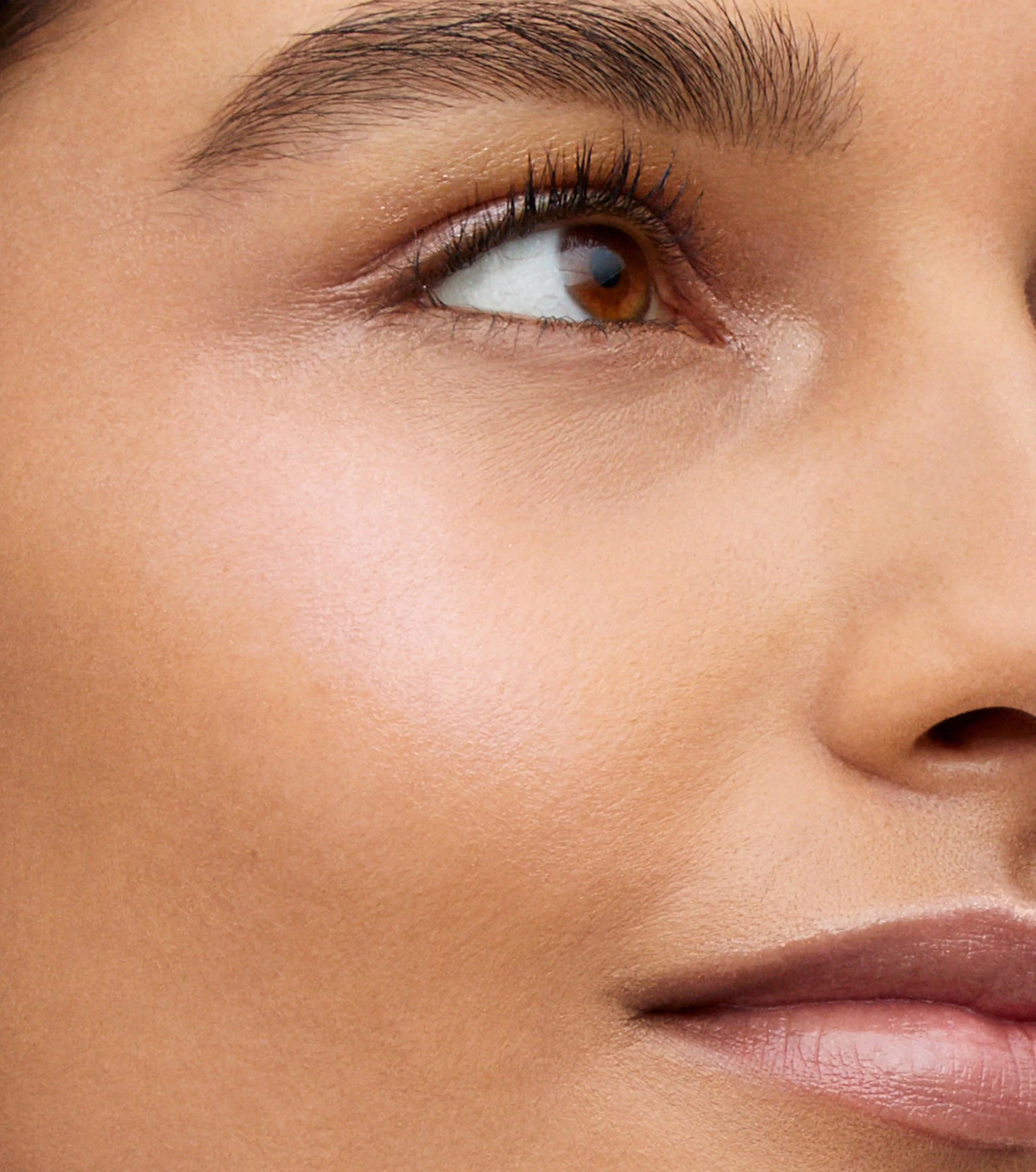 Vital Skin Foundation Stick - Atelier VII - Image 2